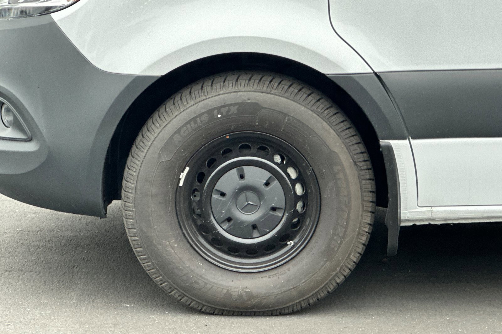 New 2024 Mercedes-Benz eSprinter 170 Cargo image 25