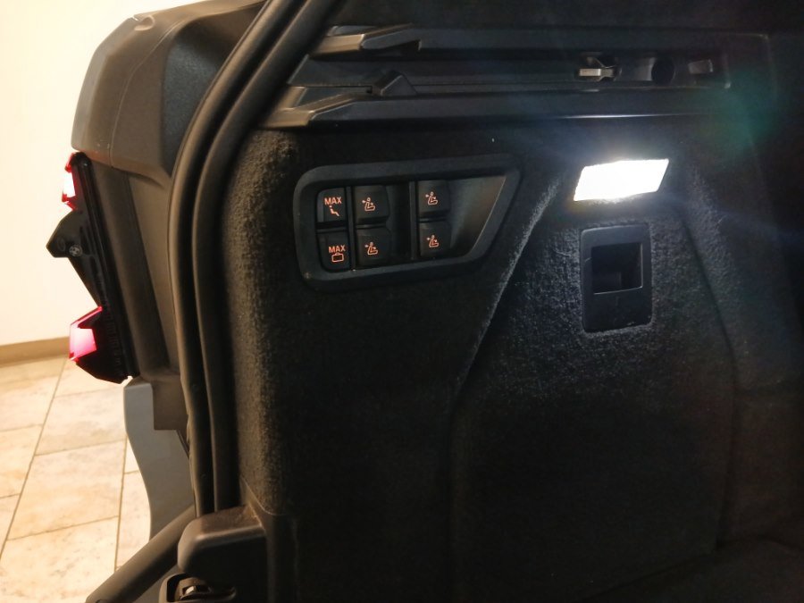 Used 2024 BMW X7 xDrive40i w/ M Sport Package image 37