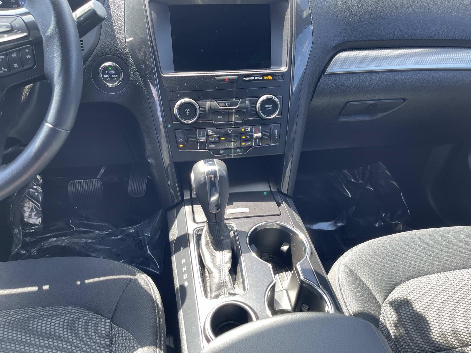 Used 2019 Ford Explorer XLT w/ Equipment Group 201A FWD image 12