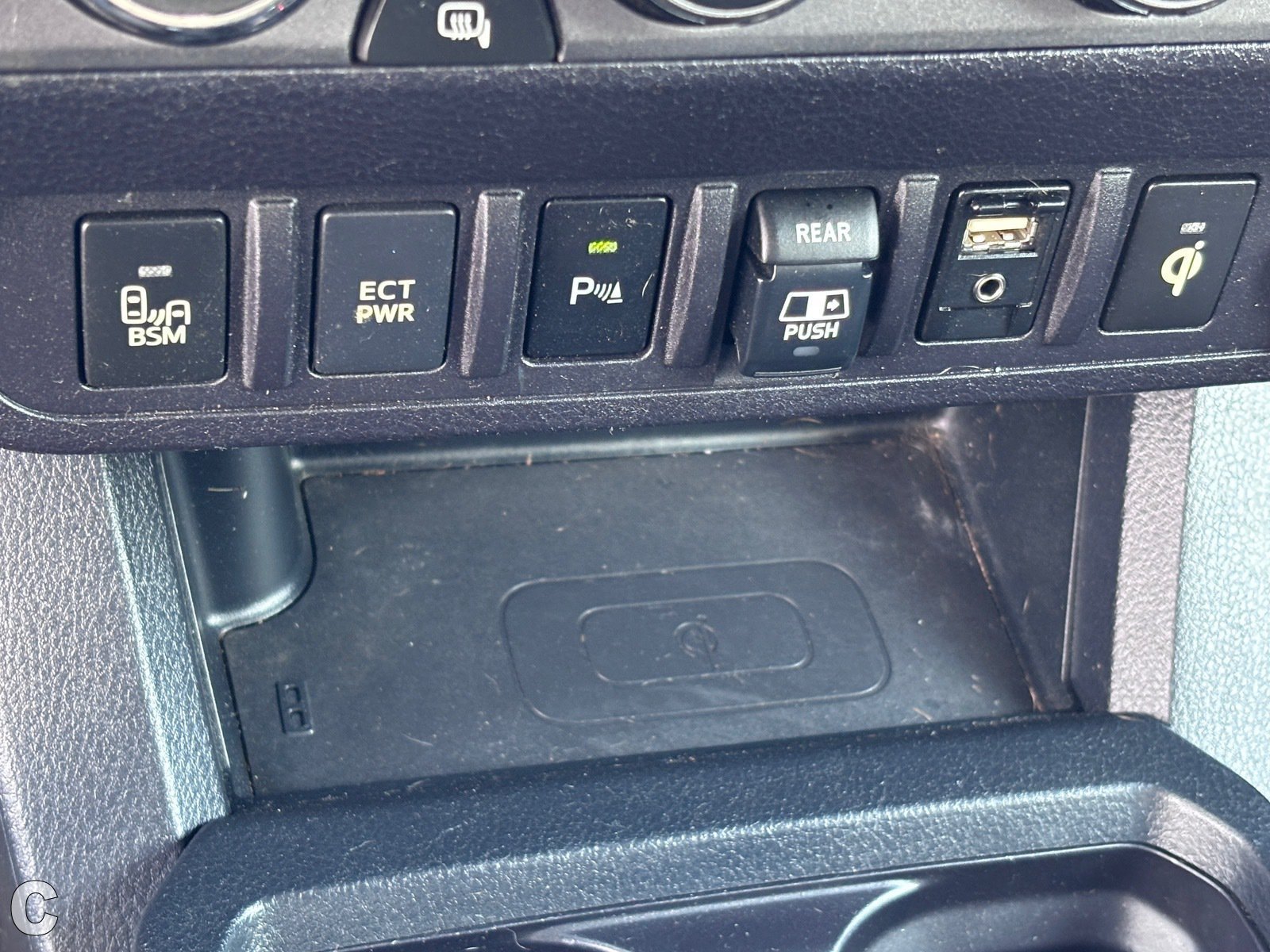 Used 2019 Toyota Tacoma TRD Off-Road w/ Technology Package AWD/4WD image 30