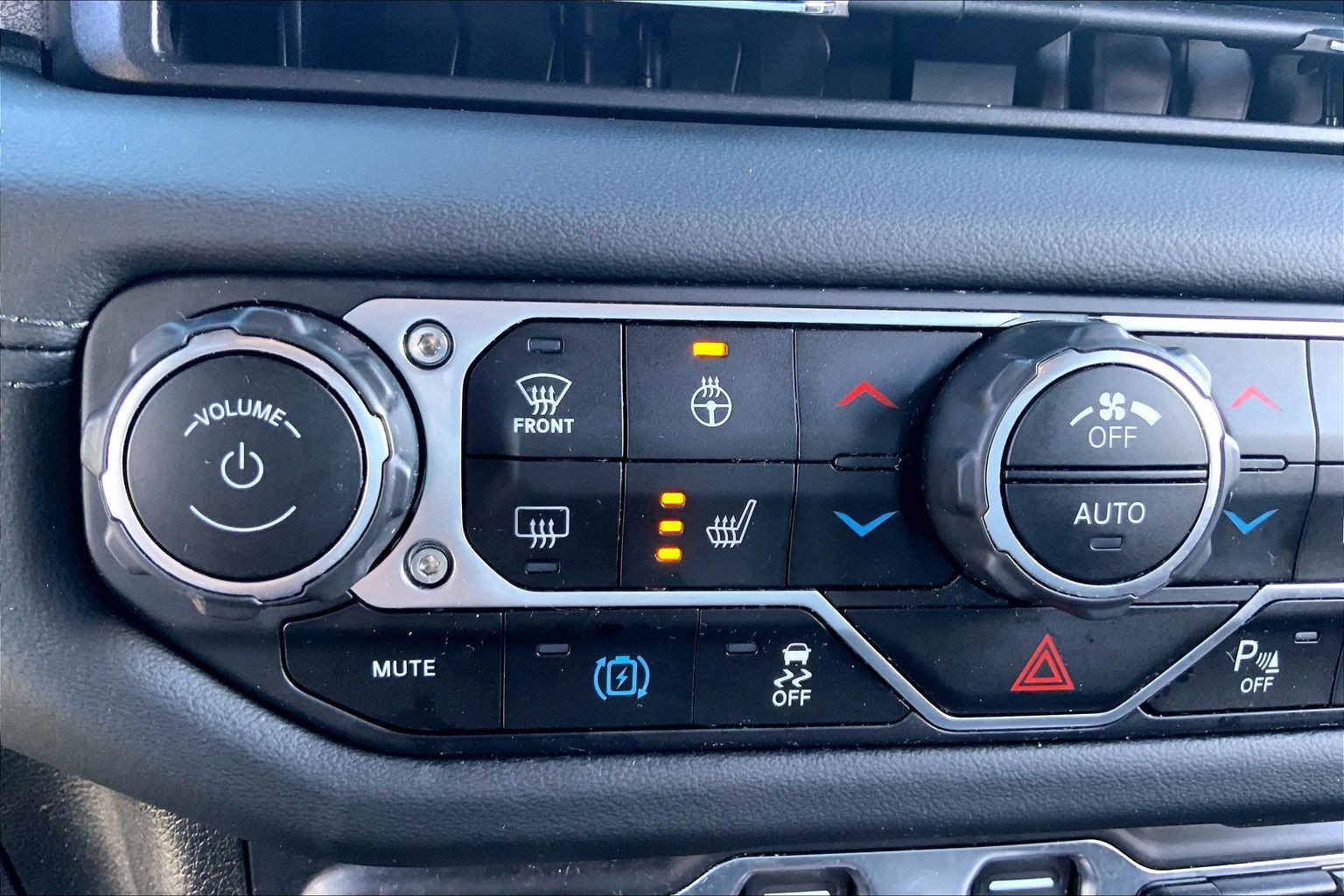 Used 2024 Jeep Wrangler High Altitude AWD/4WD image 33