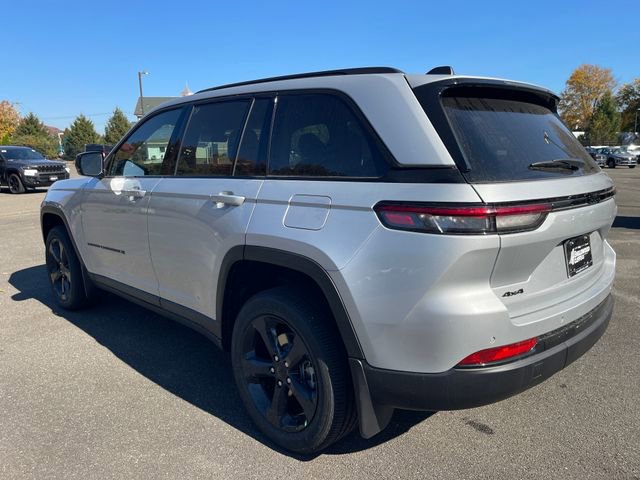 New 2025 Jeep Grand Cherokee Altitude image 11