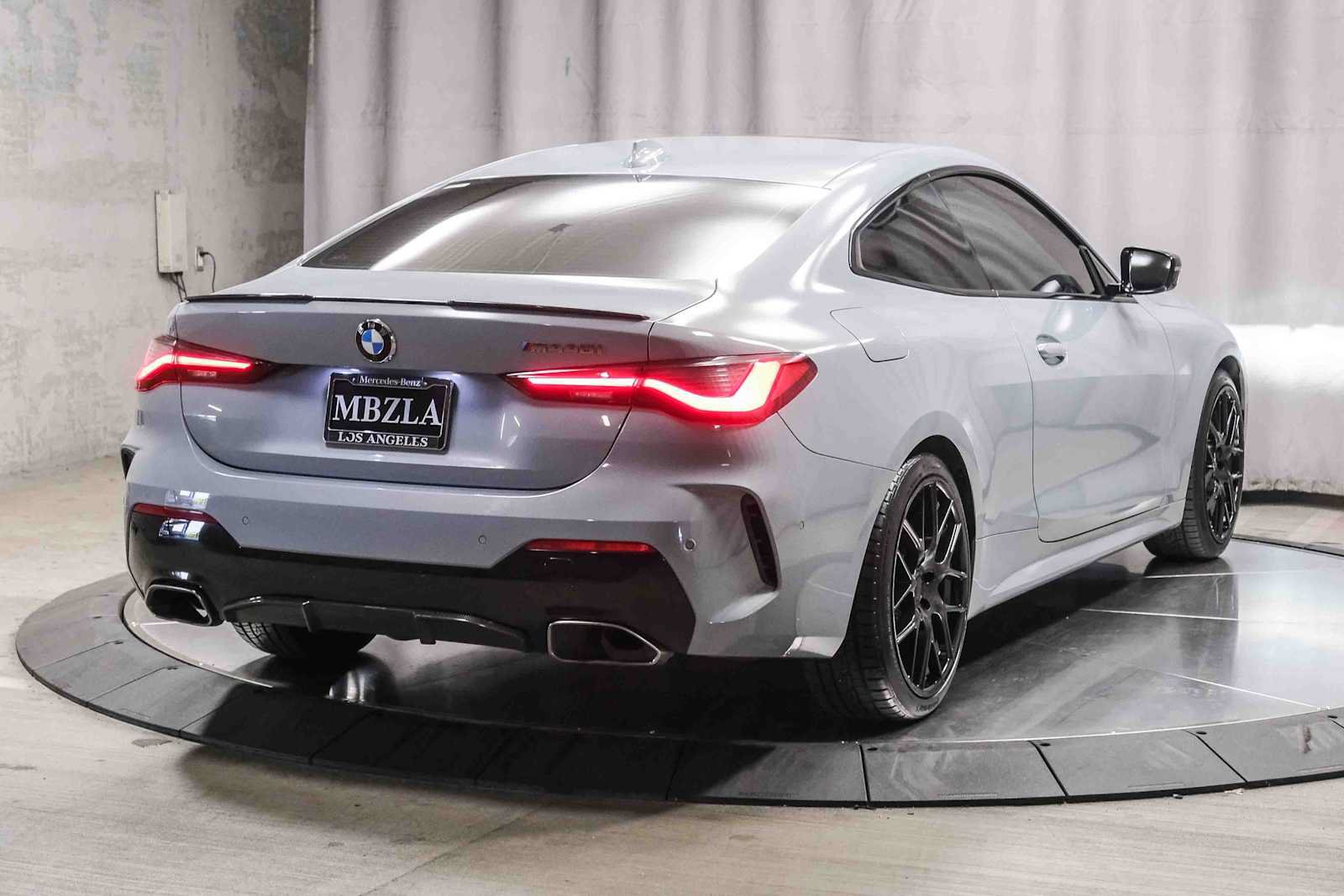 Used 2022 BMW M440i Coupe w/ M Carbon Exterior Package RWD image 4
