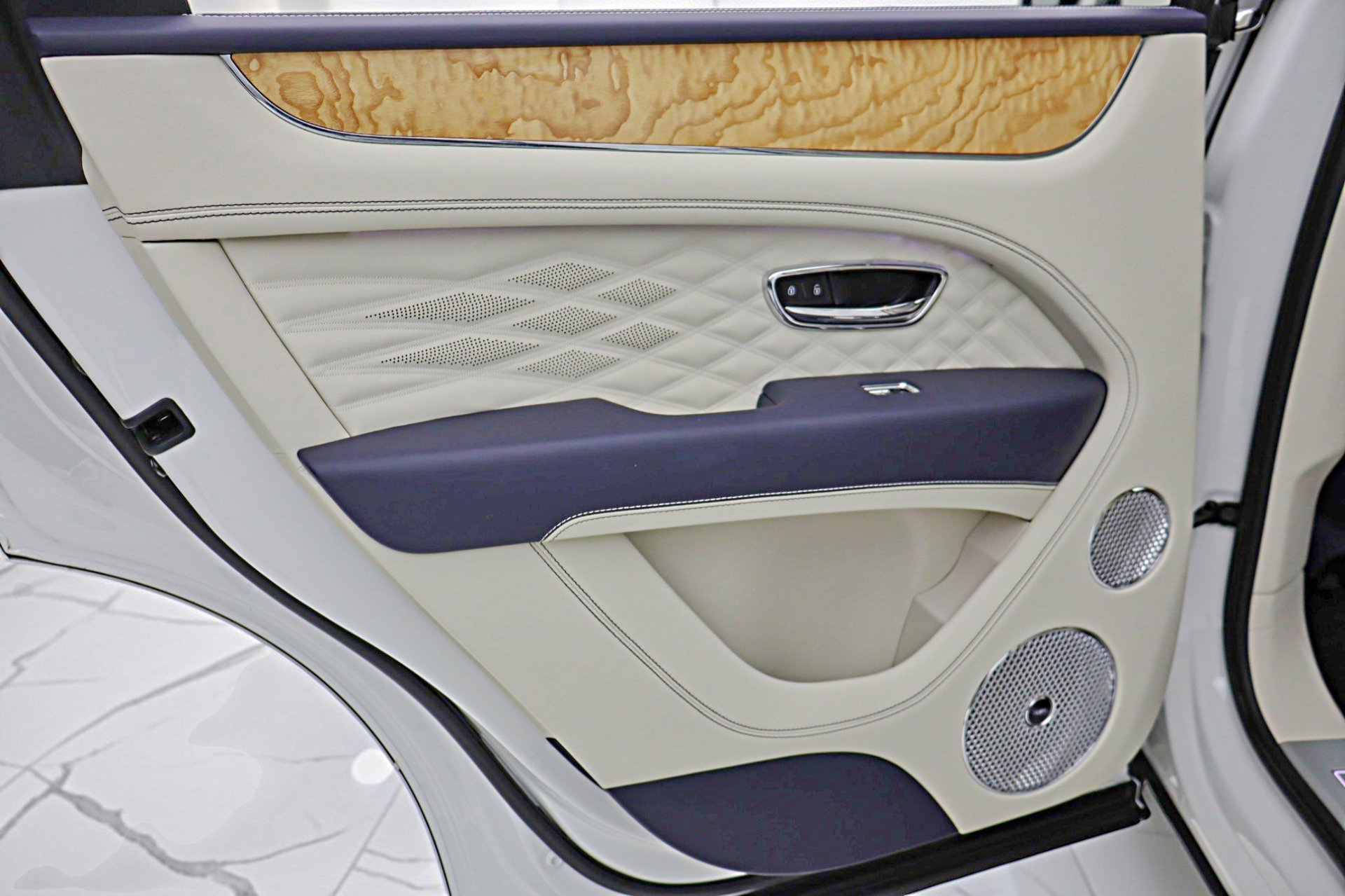 Used 2024 Bentley Bentayga image 51