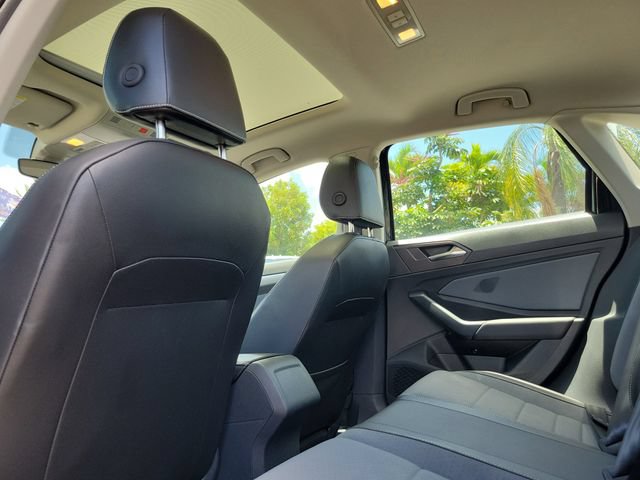 Used 2025 Volkswagen Jetta SE FWD image 7