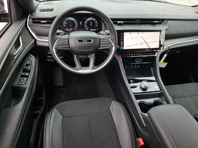 New 2026 Jeep Grand Cherokee Altitude AWD/4WD image 10