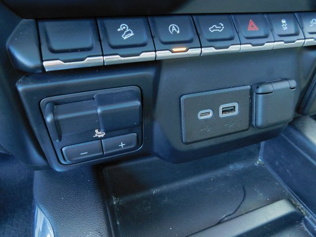 Used 2020 Chevrolet Silverado 1500 RST image 33