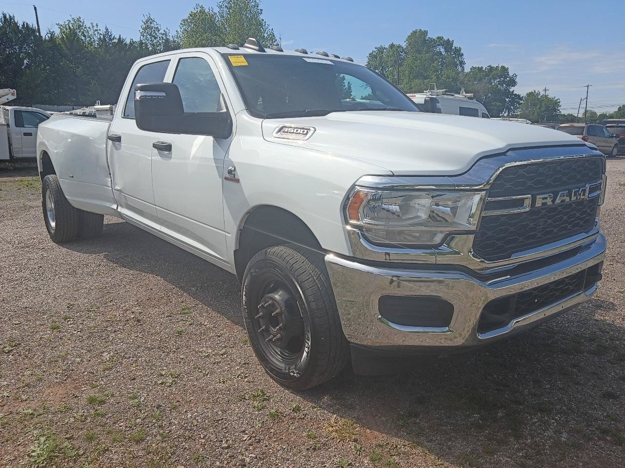 Used 2024 RAM 3500 Tradesman w/ Chrome Appearance Group AWD/4WD image 3
