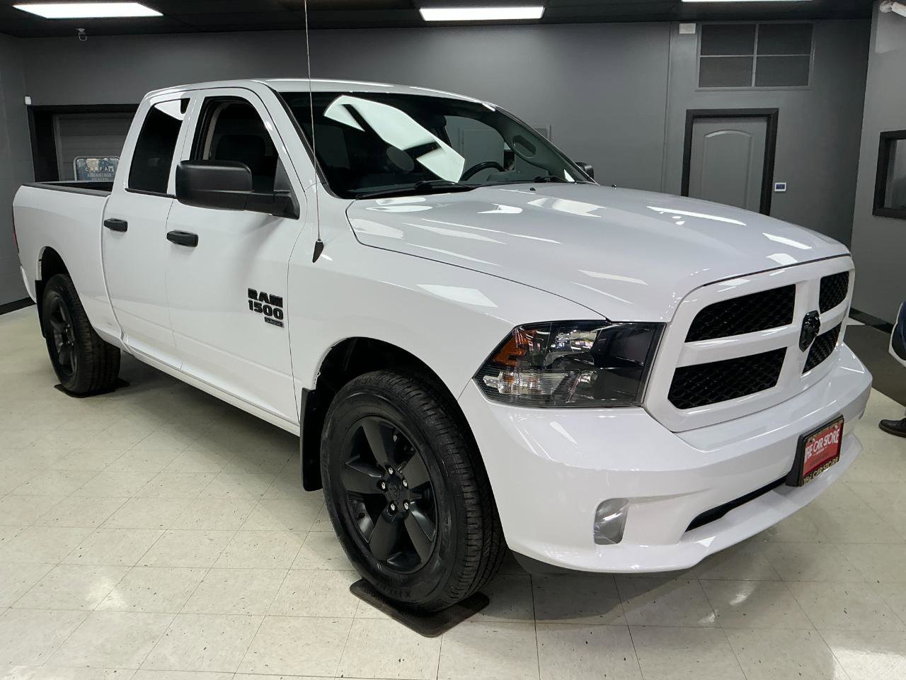 Used 2019 RAM 1500 Express w/ Express Value Package AWD/4WD image 2