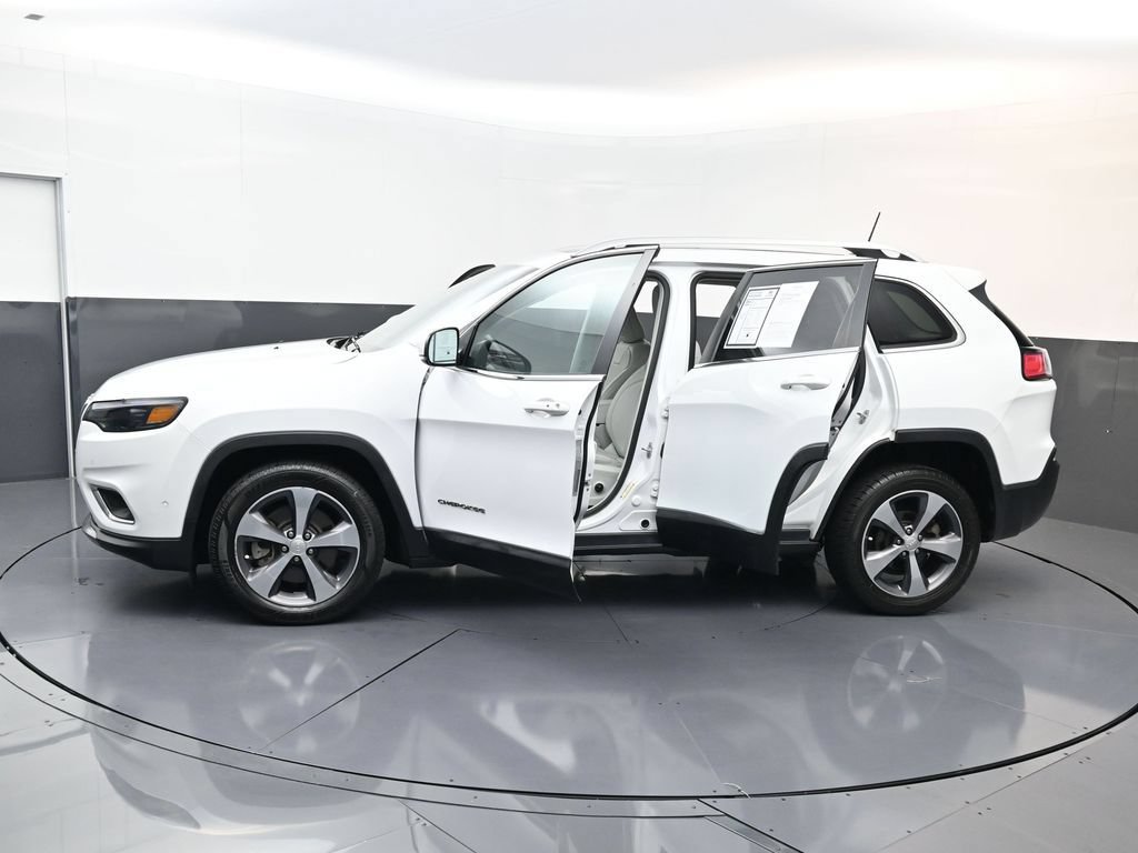 Used 2020 Jeep Cherokee Limited w/ Technology Group FWD image 32