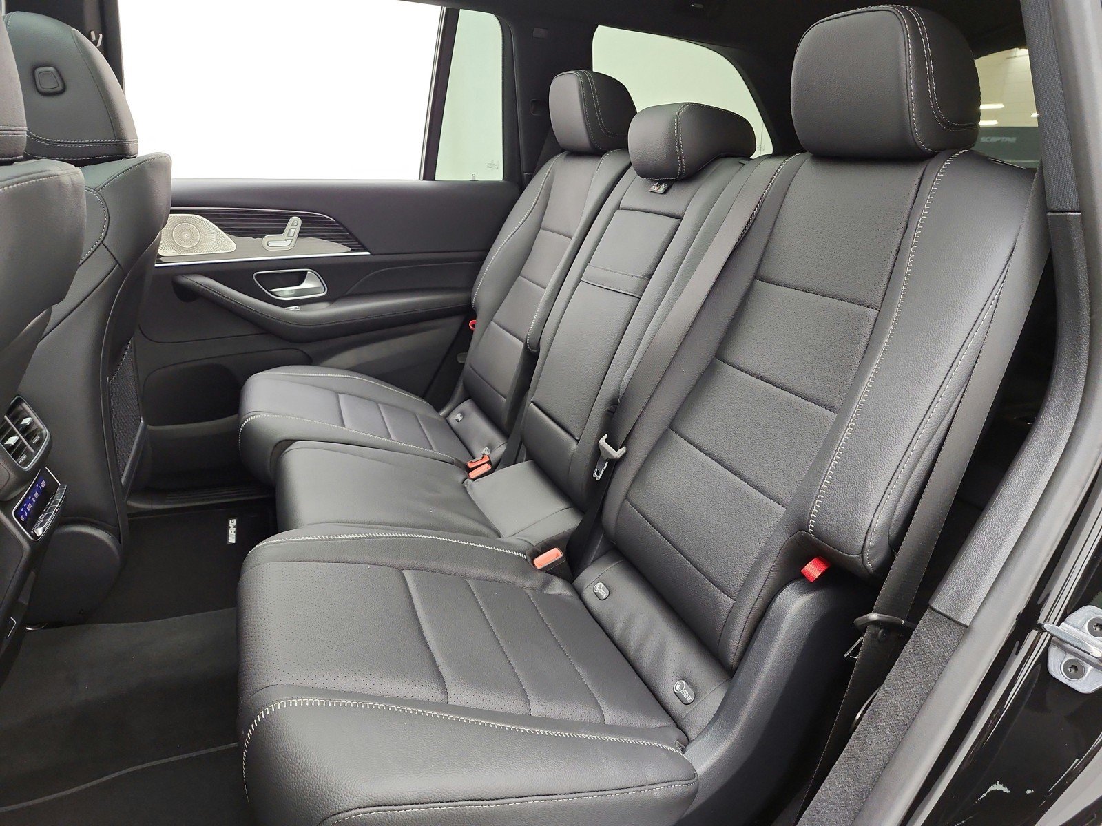 New 2027 Mercedes-Benz GLS 450 4MATIC image 11