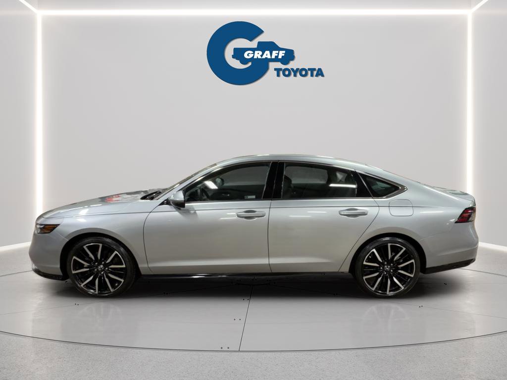 Used 2024 Honda Accord Touring image 2