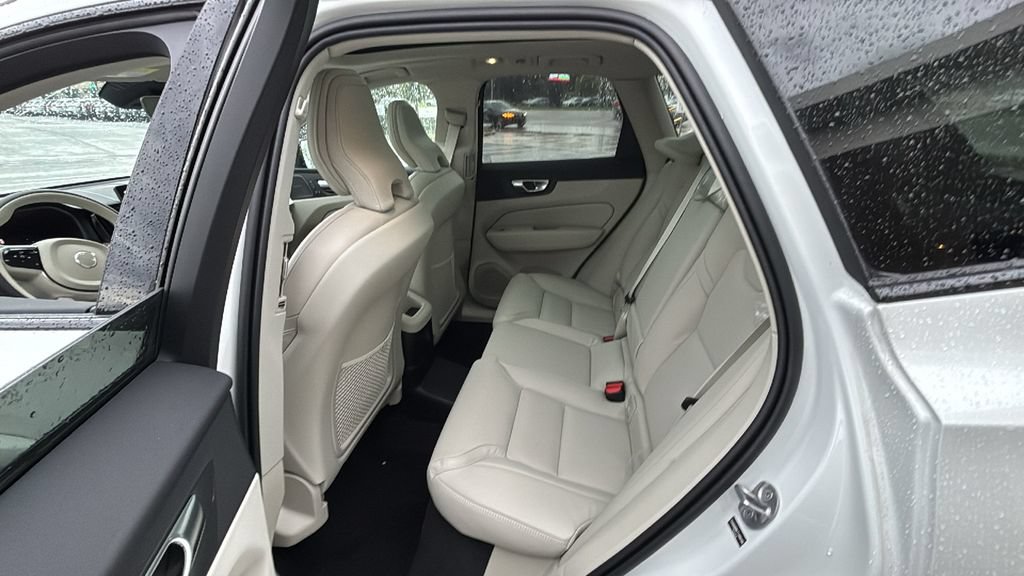 New 2026 Volvo XC60 T8 Ultra w/ Protection Package Premier AWD/4WD image 9