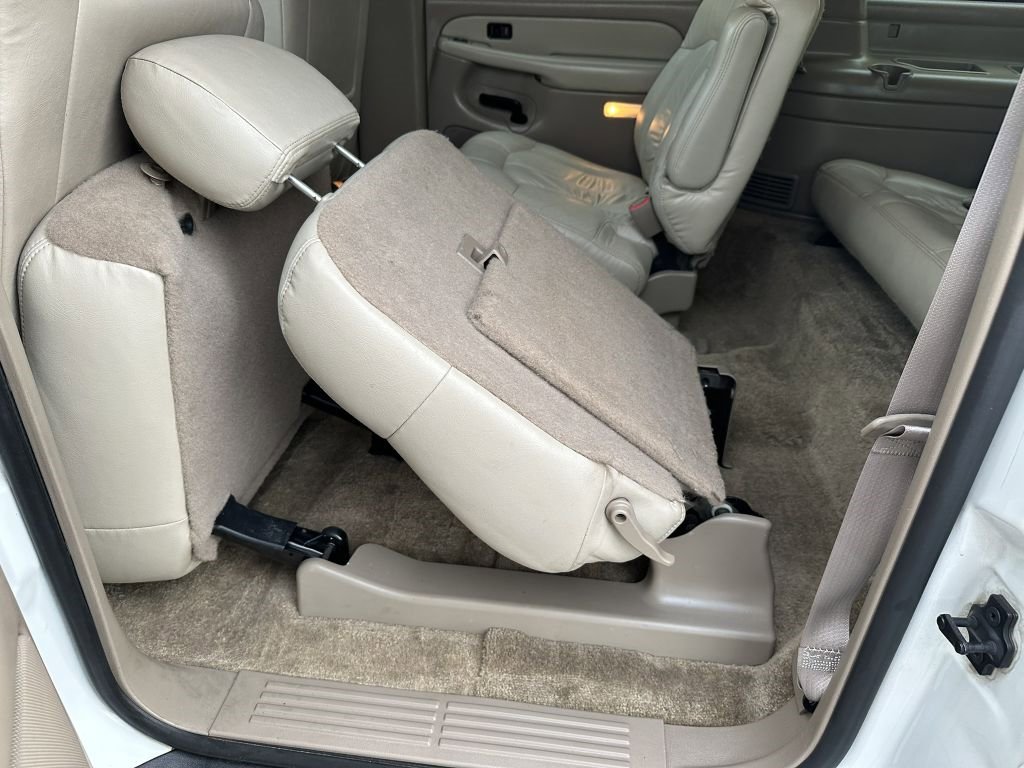 Used 2002 Chevrolet Suburban LT image 31