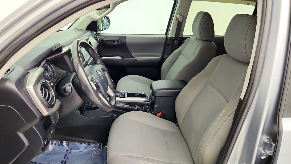 Used 2019 Toyota Tacoma SR5 AWD/4WD image 18