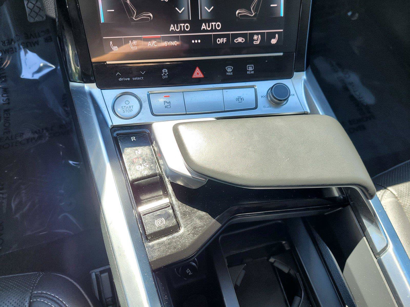 Used 2019 Audi e-tron Premium Plus w/ Towing Package AWD/4WD image 27