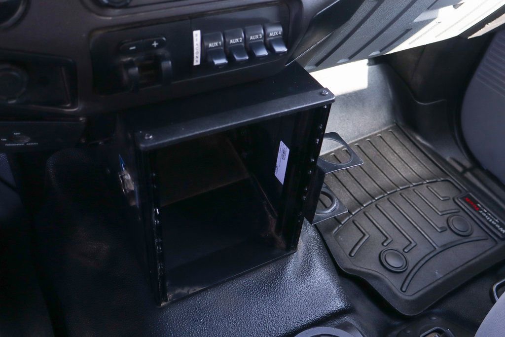 Used 2016 Ford F550 2WD Regular Cab Super Duty image 31