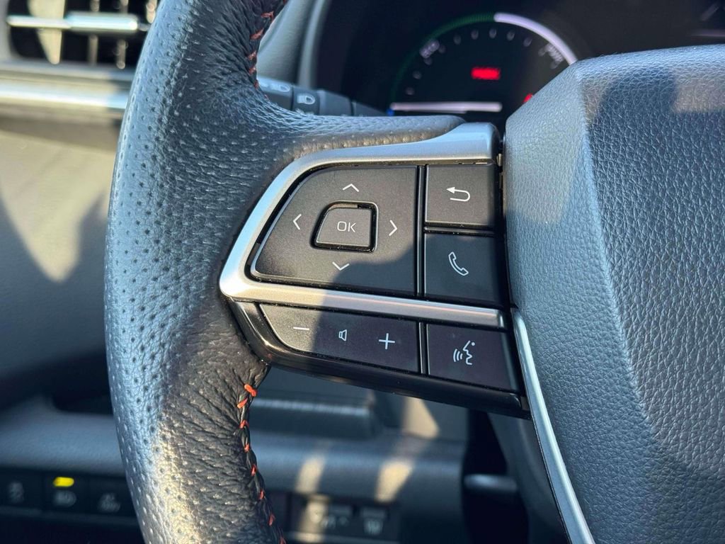 Used 2024 Toyota Sienna XSE w/ XSE Plus Package image 25