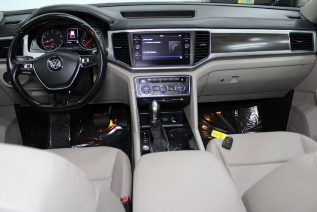 Used 2019 Volkswagen Atlas SE w/ Towing Package FWD image 2
