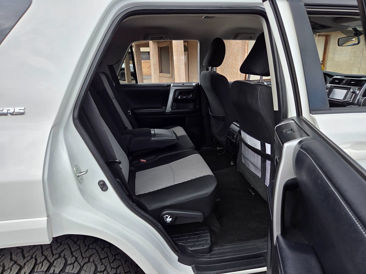 Used 2018 Toyota 4Runner SR5 AWD/4WD image 55