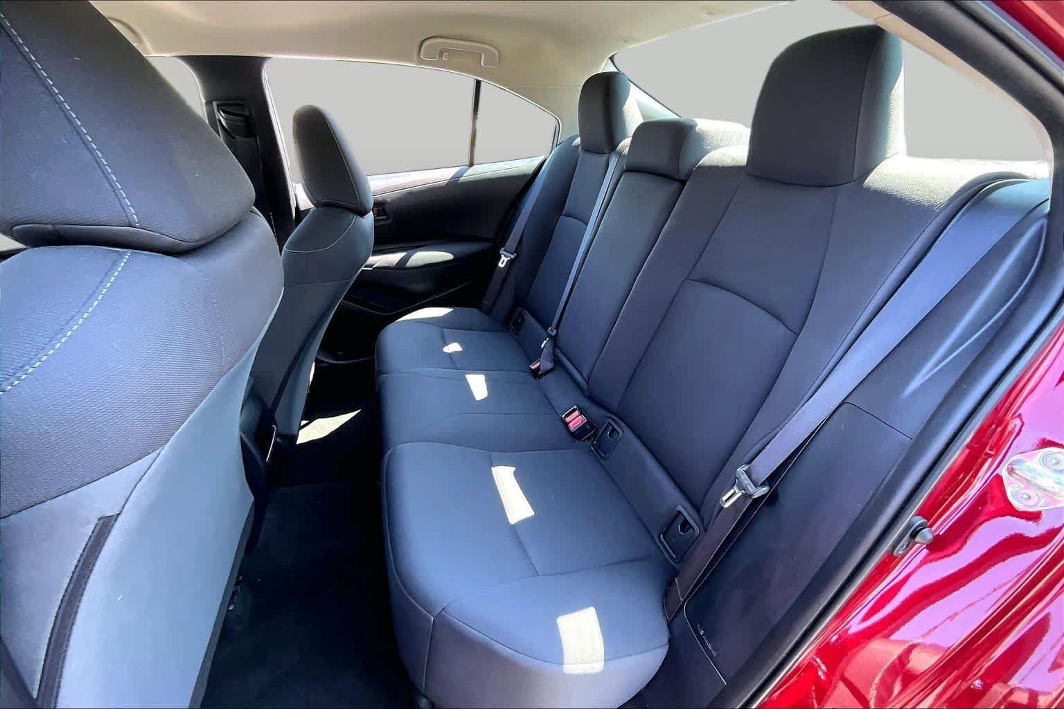 Used 2022 Toyota Corolla LE w/ LE Convenience Package FWD image 19