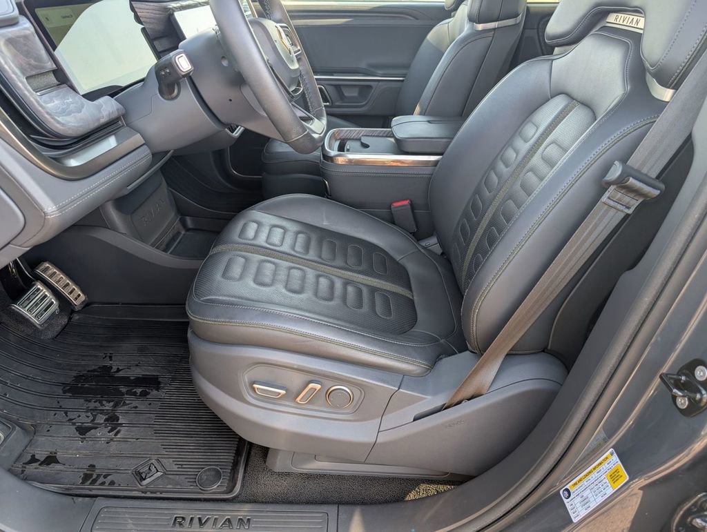 Used 2022 Rivian R1T Adventure image 21