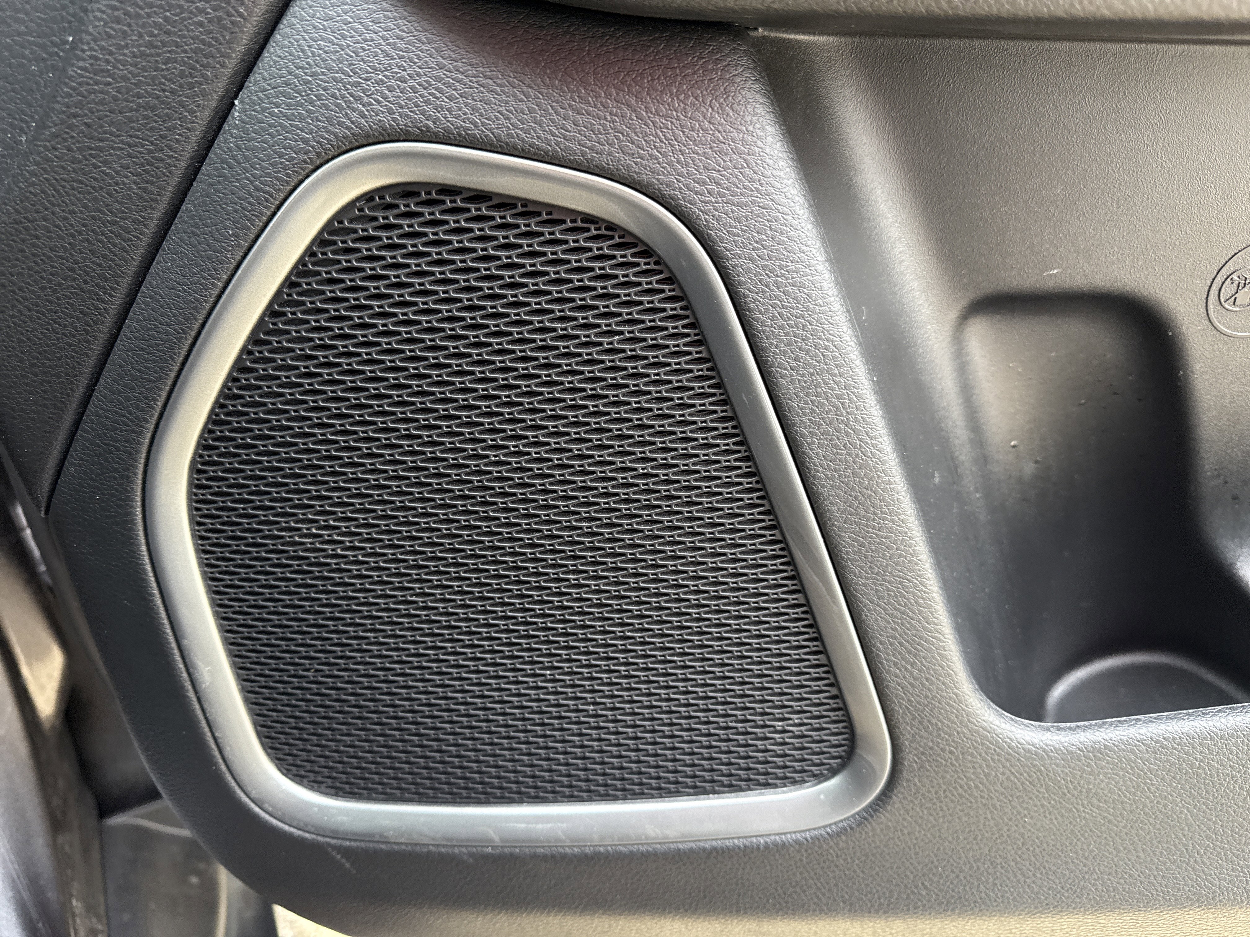 Used 2022 Jeep Compass Latitude image 30