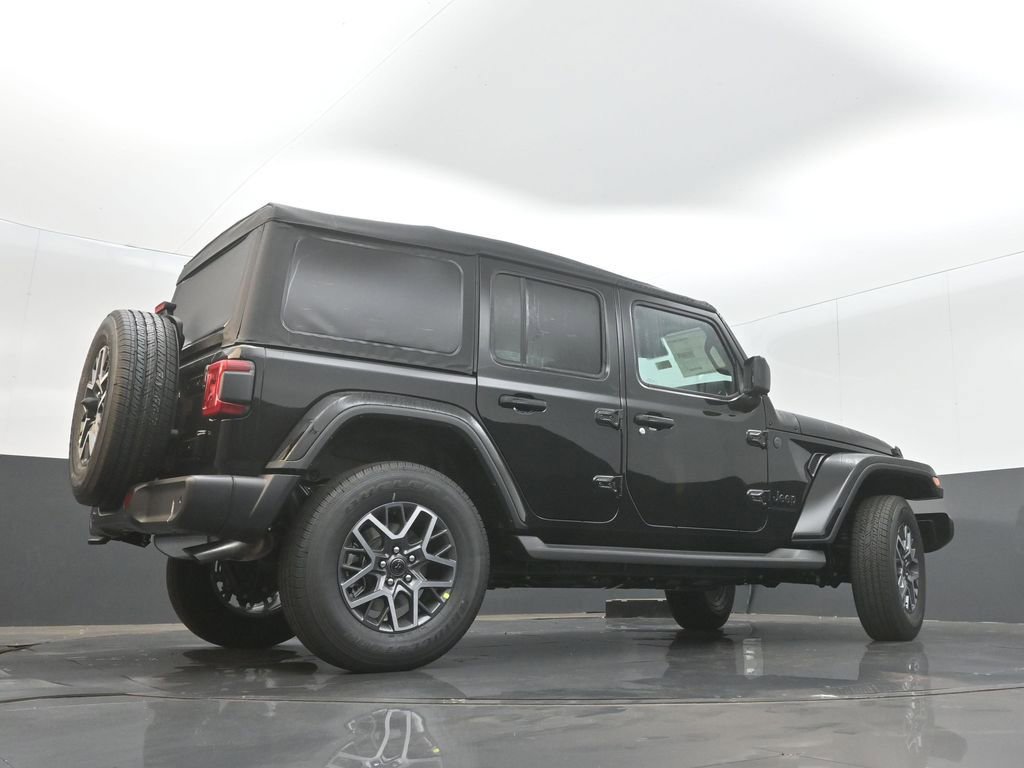 New 2025 Jeep Wrangler Sahara image 30