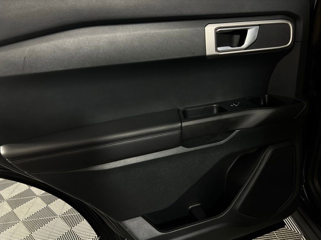 Used 2024 Ford Explorer 2WD image 26