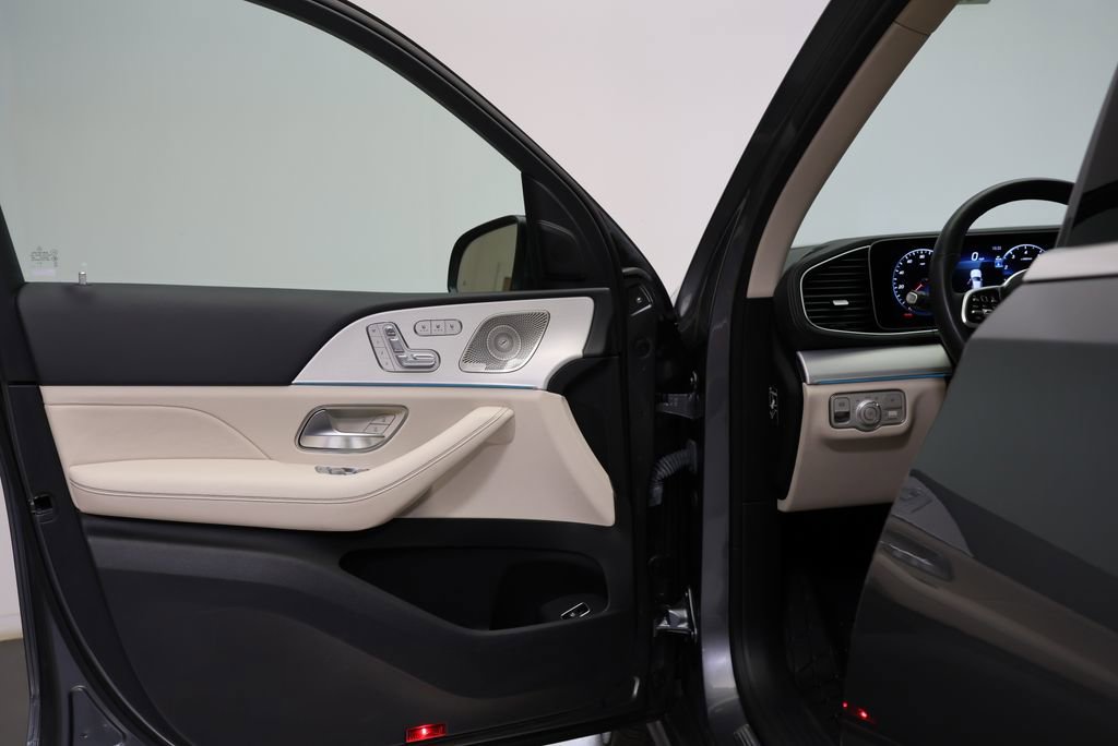 Certified 2023 Mercedes-Benz GLS 450 4MATIC image 31