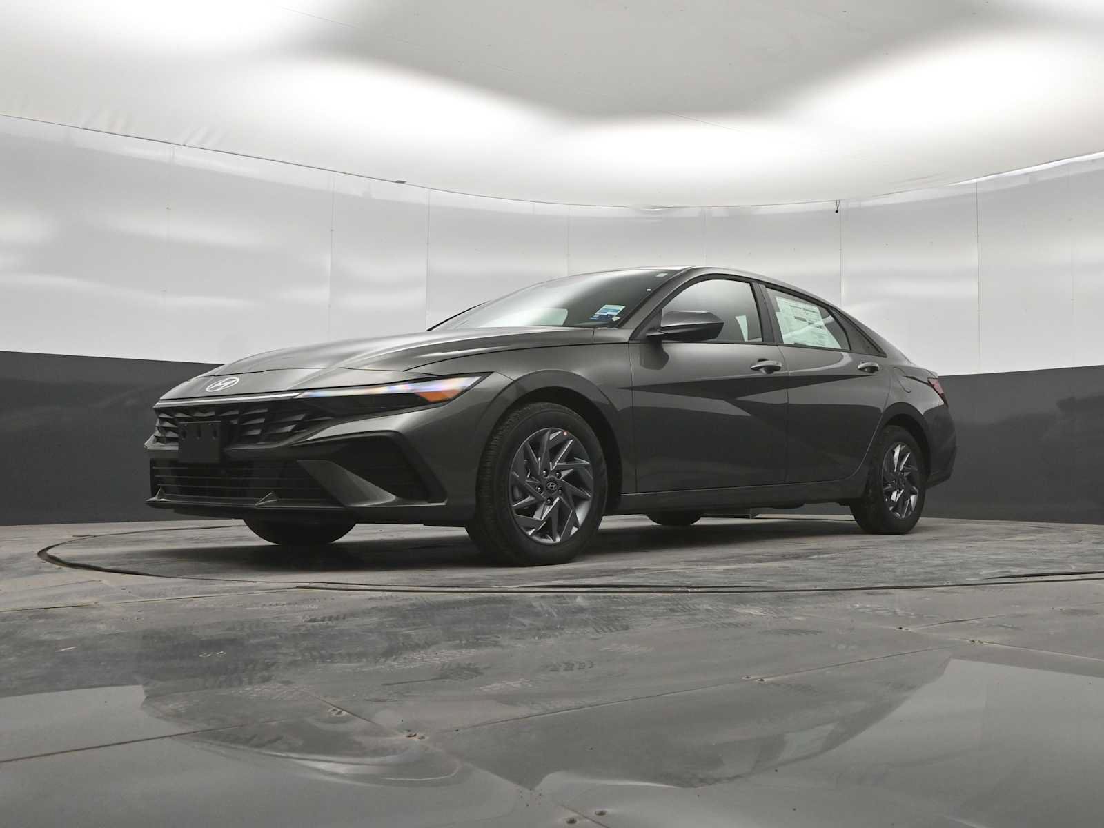 New 2026 Hyundai Elantra Hybrid FWD image 36