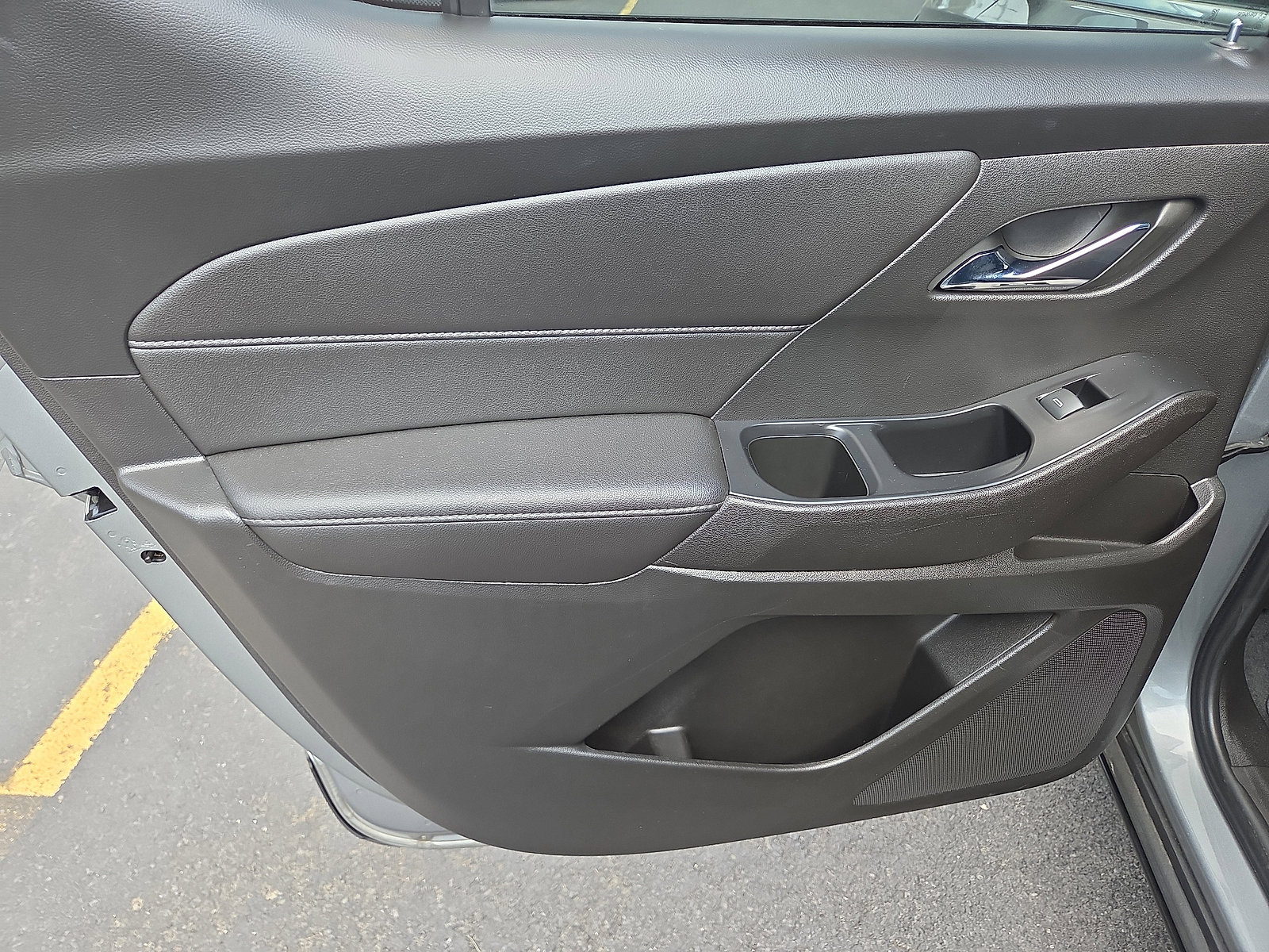 Used 2023 Chevrolet Traverse LT AWD/4WD image 18