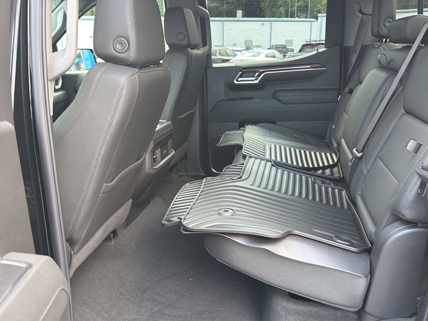 New 2026 Chevrolet Silverado 1500 LT w/ Leather Package RWD image 11