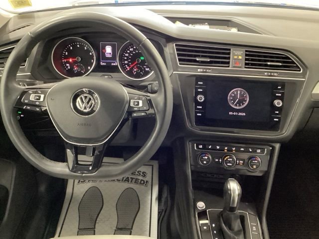 Used 2020 Volkswagen Tiguan SE w/ Panoramic Sunroof Package AWD/4WD image 6