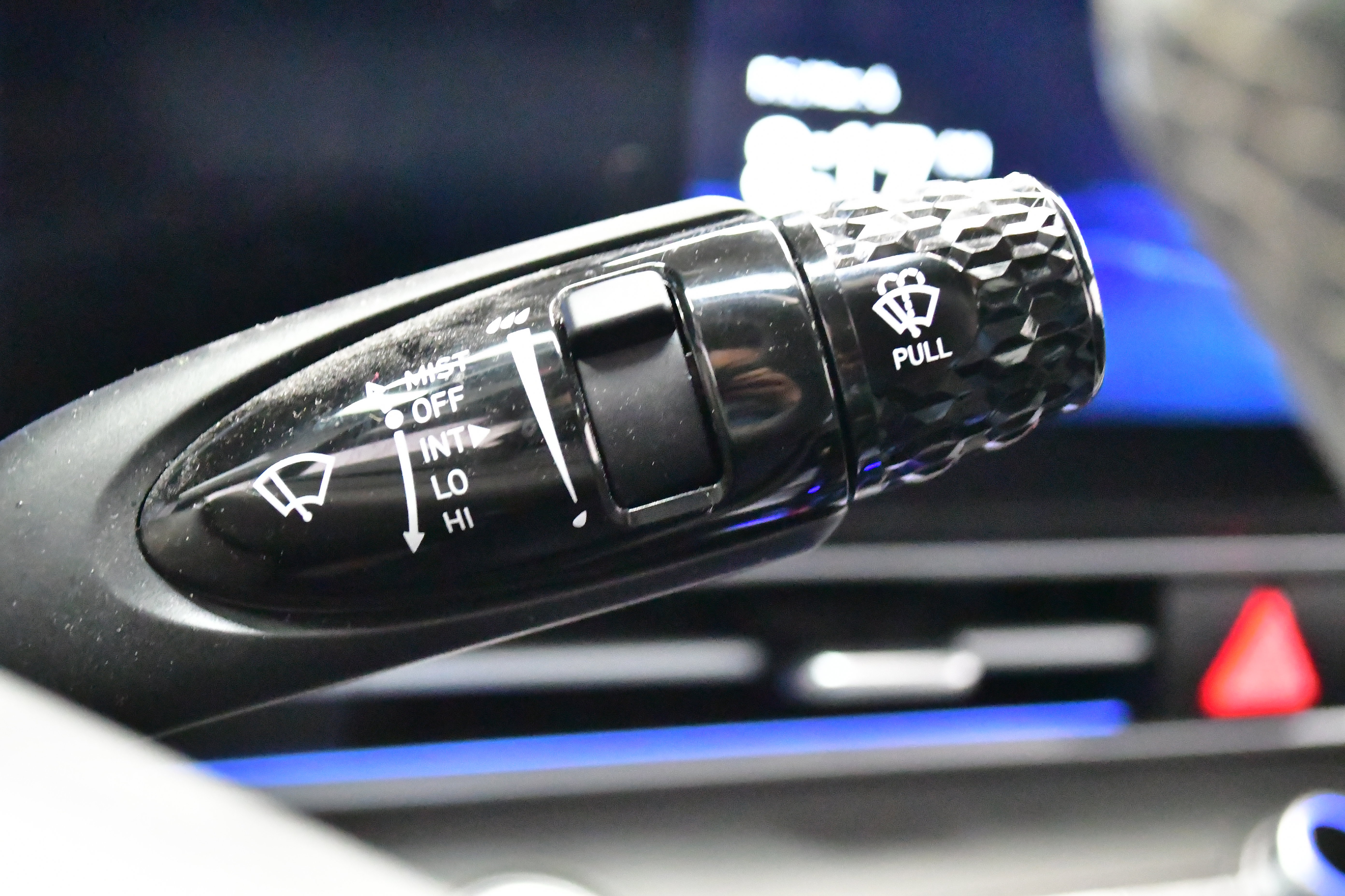 Used 2025 Hyundai Elantra SEL image 35