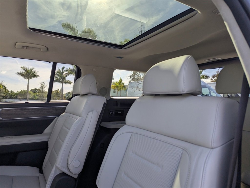 Used 2025 Hyundai Santa Fe Calligraphy image 19