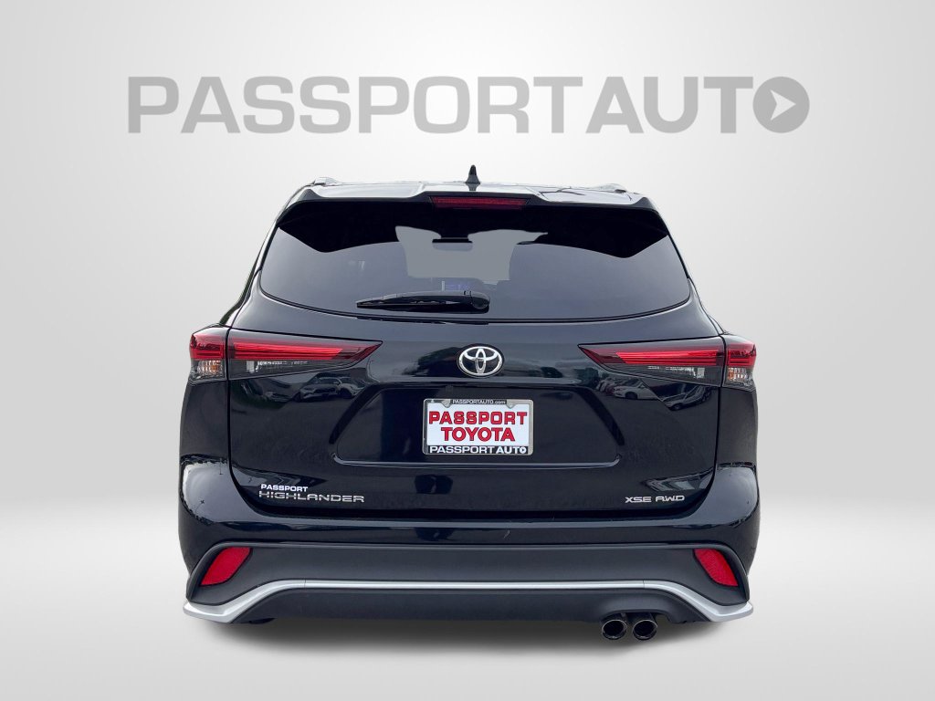 Used 2025 Toyota Highlander XSE AWD/4WD image 7