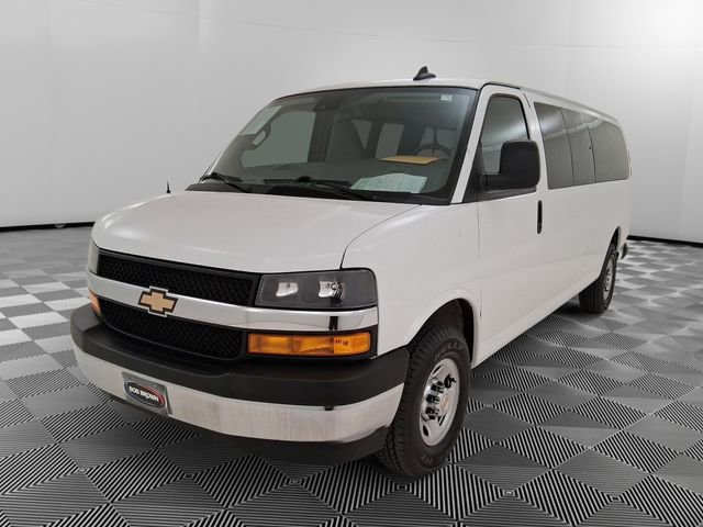 Used 2024 Chevrolet Express 3500 LT w/ LT Preferred Equipment Group RWD image 7