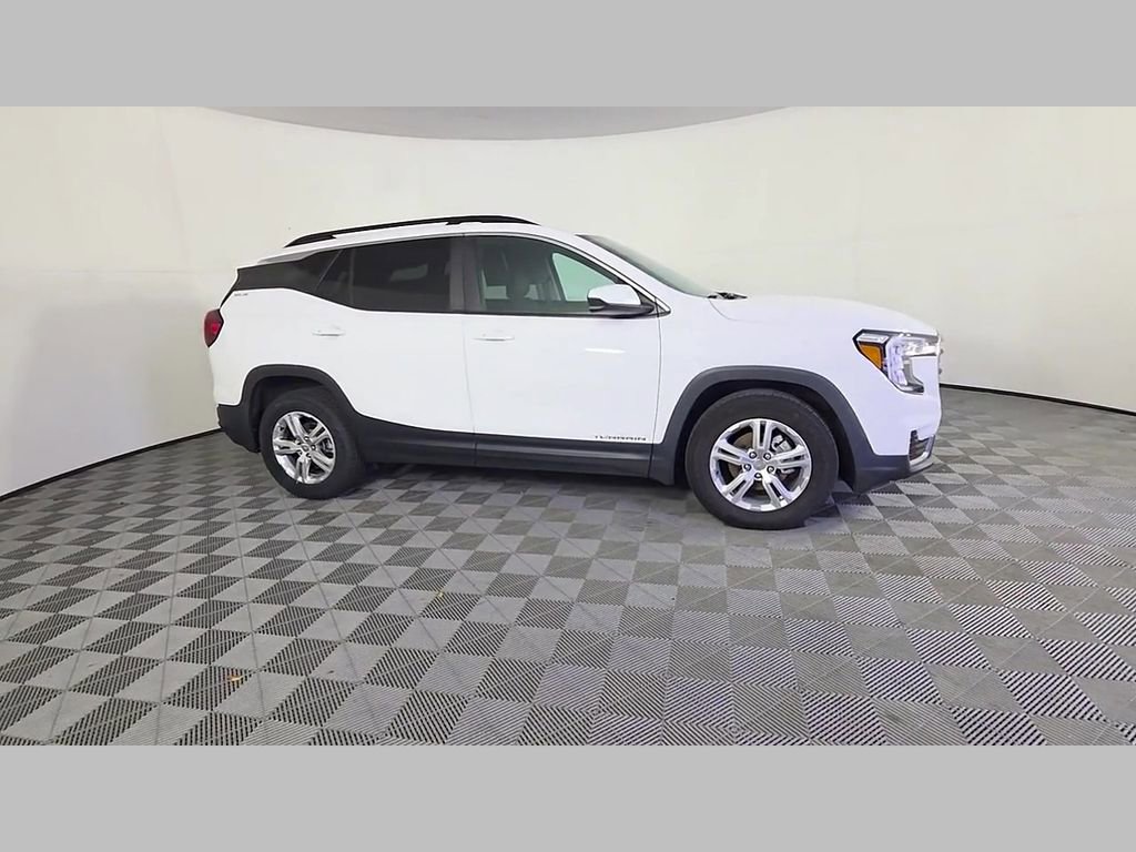 Used 2022 GMC Terrain SLE w/ Driver Convenience Package FWD image 34