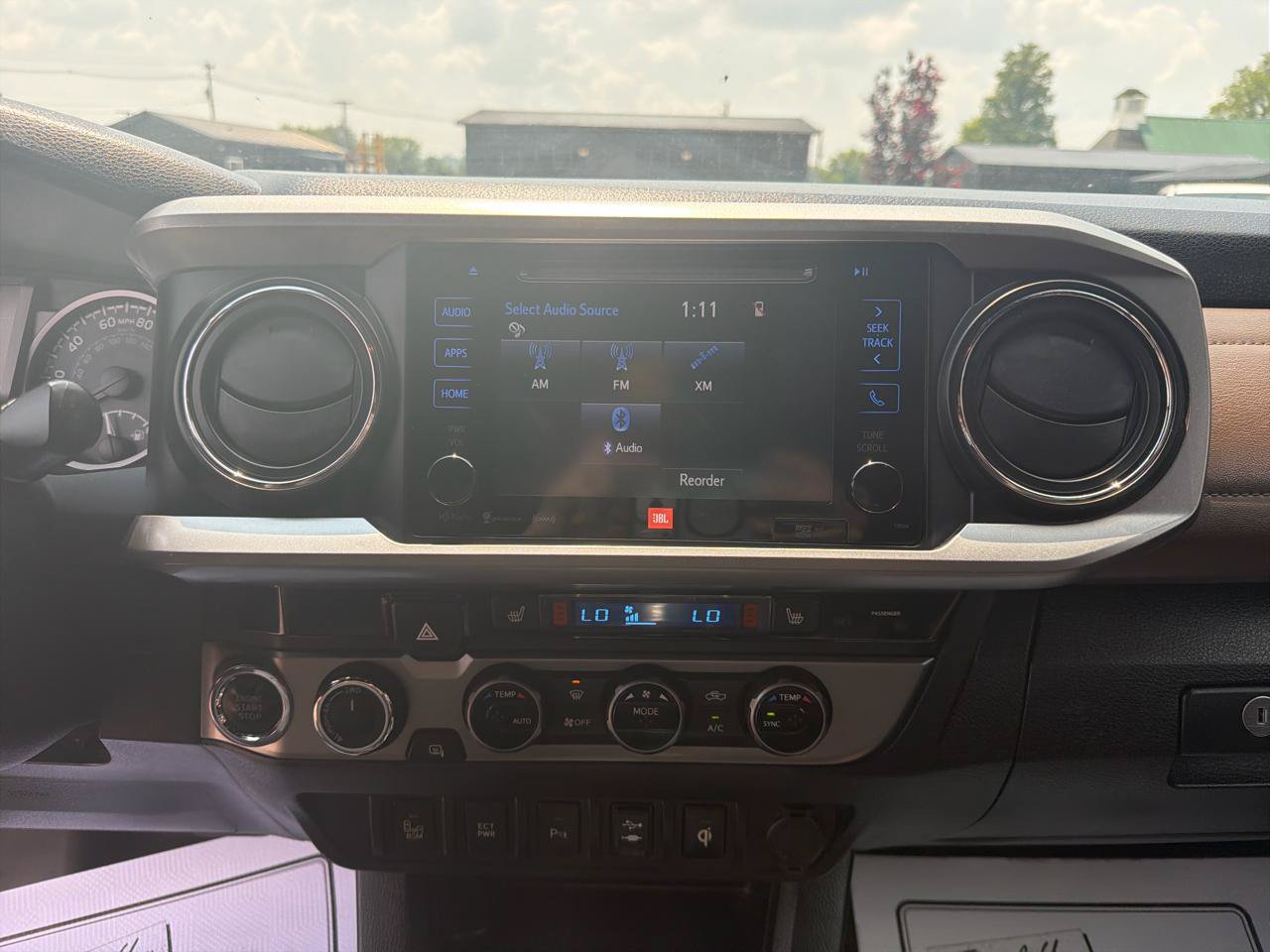 Used 2017 Toyota Tacoma Limited w/ Tow Package AWD/4WD image 11