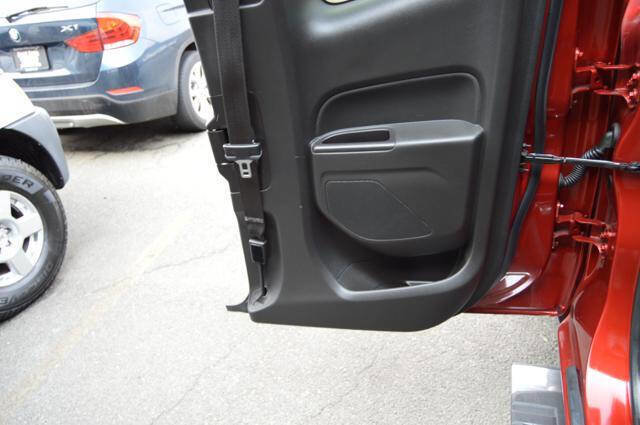 Used 2015 Chevrolet Colorado Z71 image 46