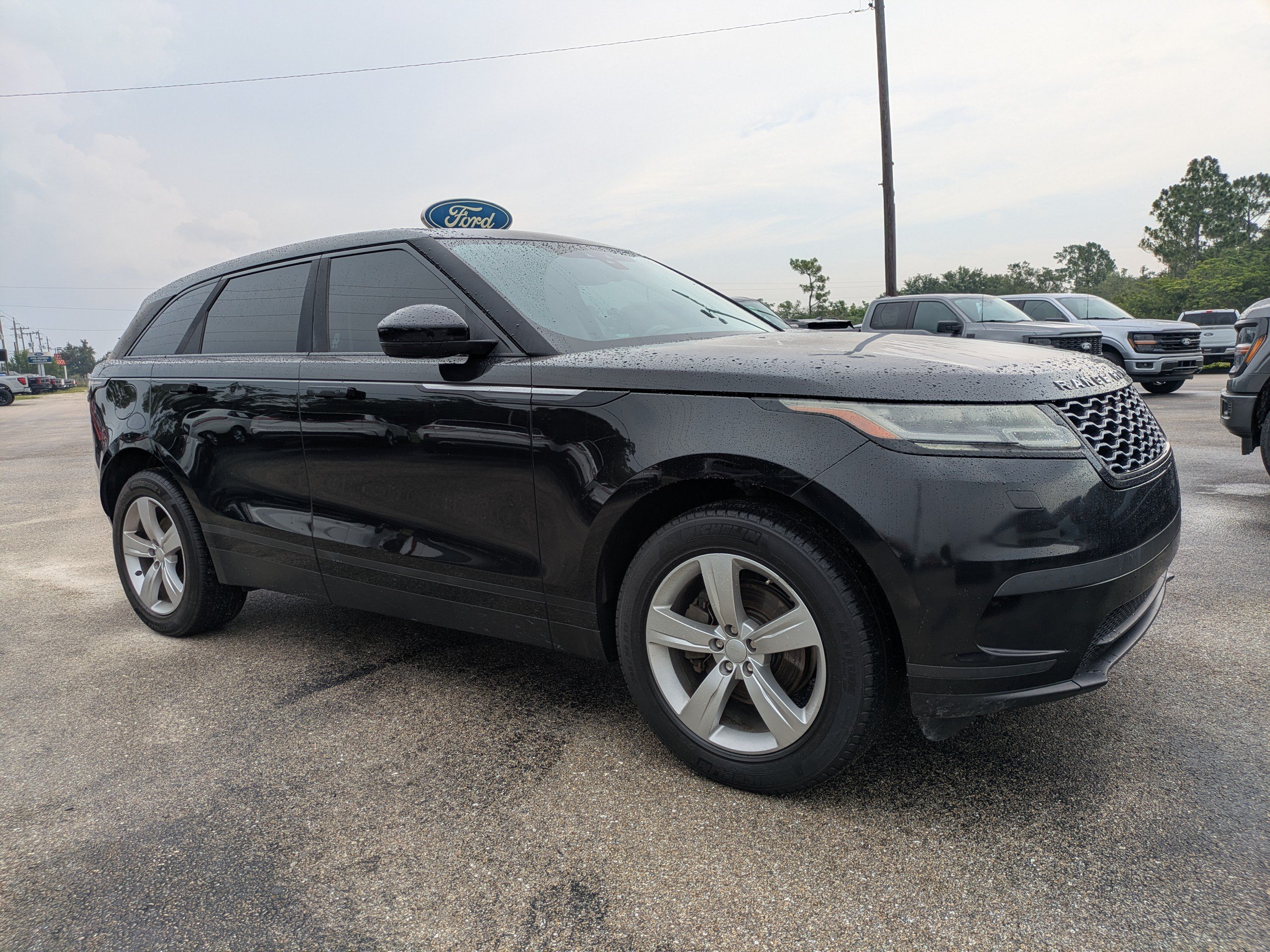 Used 2018 Land Rover Range Rover Velar S AWD/4WD image 2