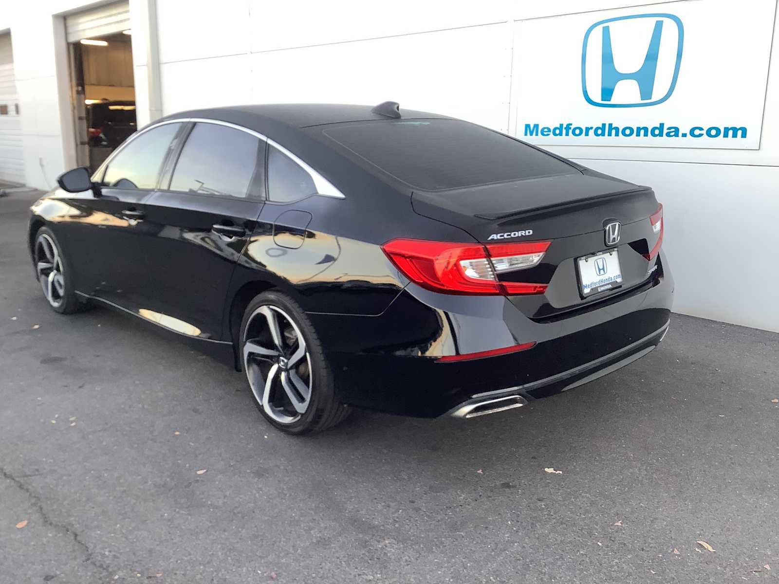 Used 2022 Honda Accord Sport image 4