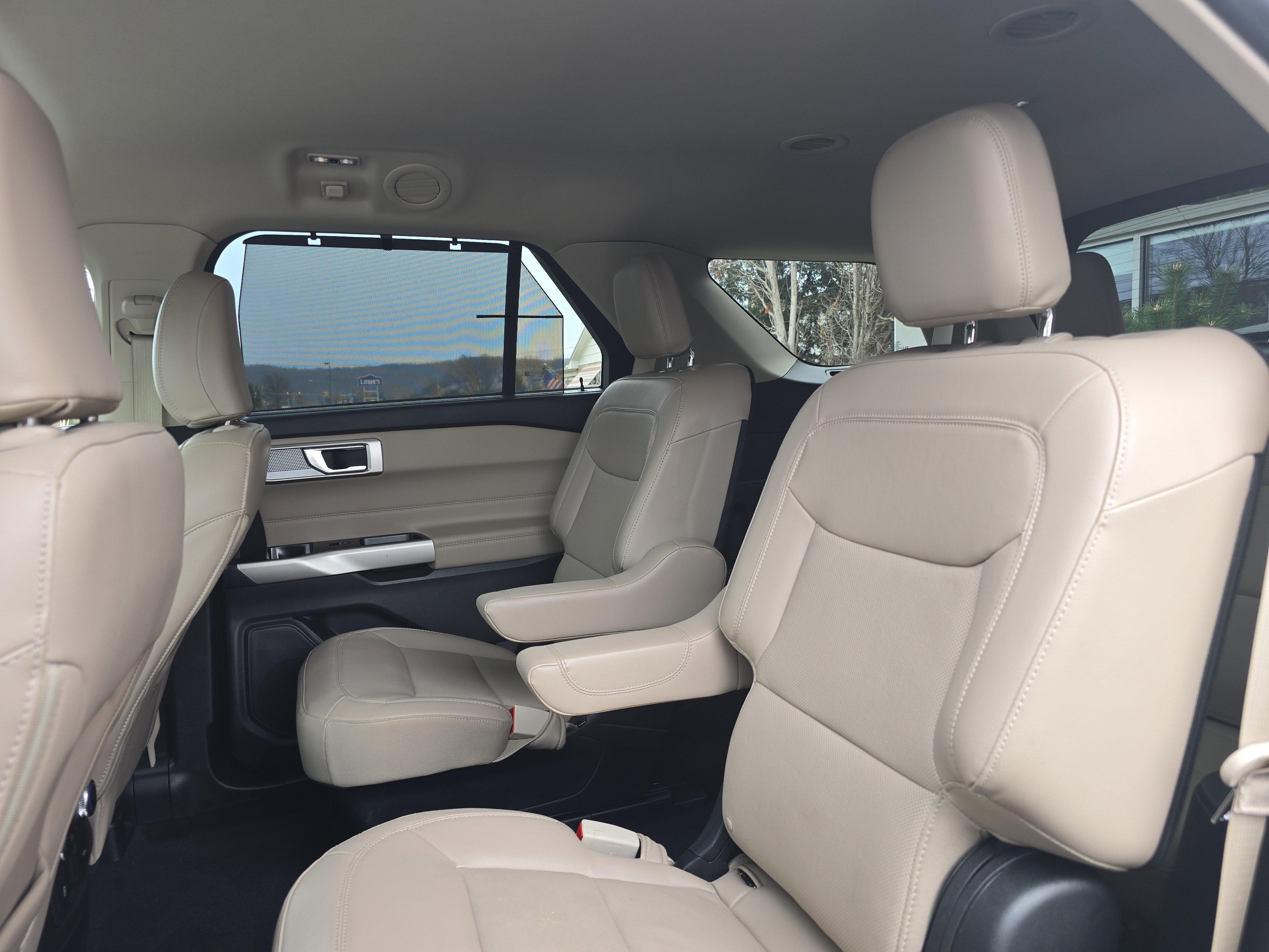 Used 2023 Ford Explorer Limited w/ Class IV Trailer Tow Package image 14