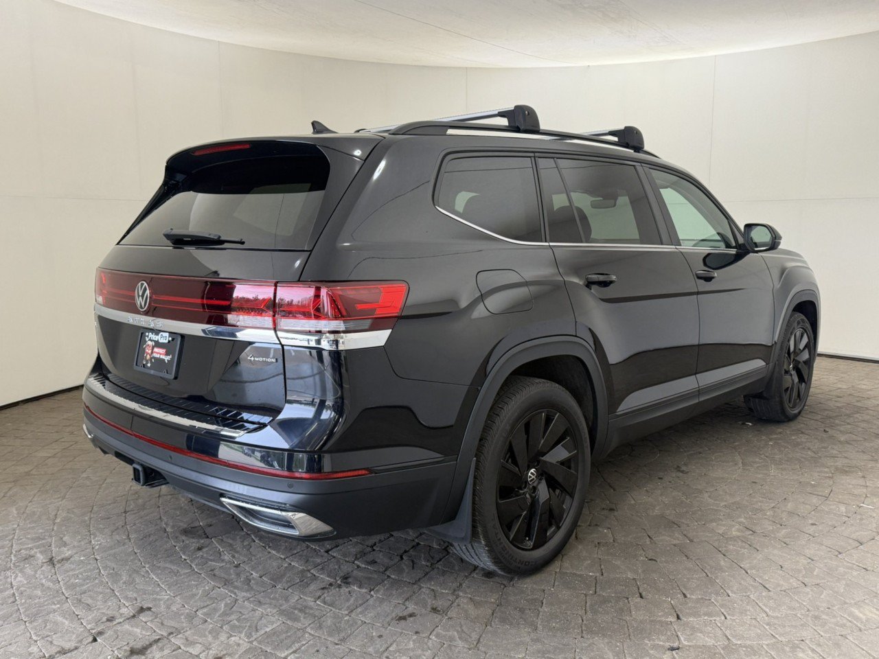 Used 2024 Volkswagen Atlas SE AWD/4WD image 9
