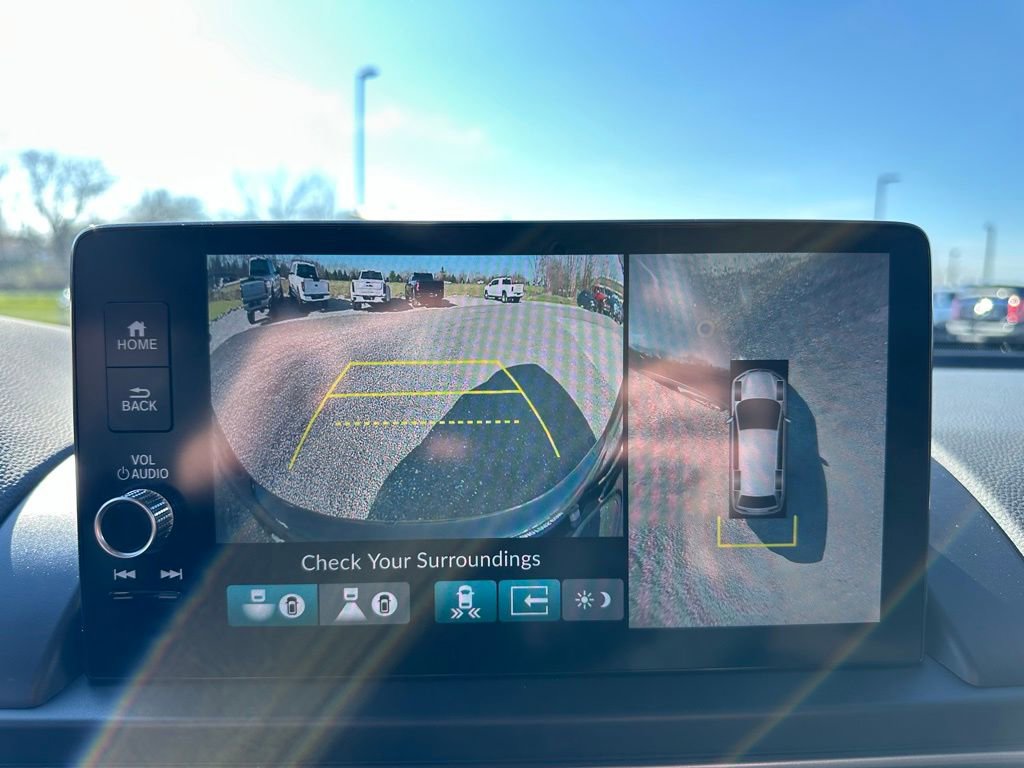 Used 2023 Honda Pilot Elite image 4