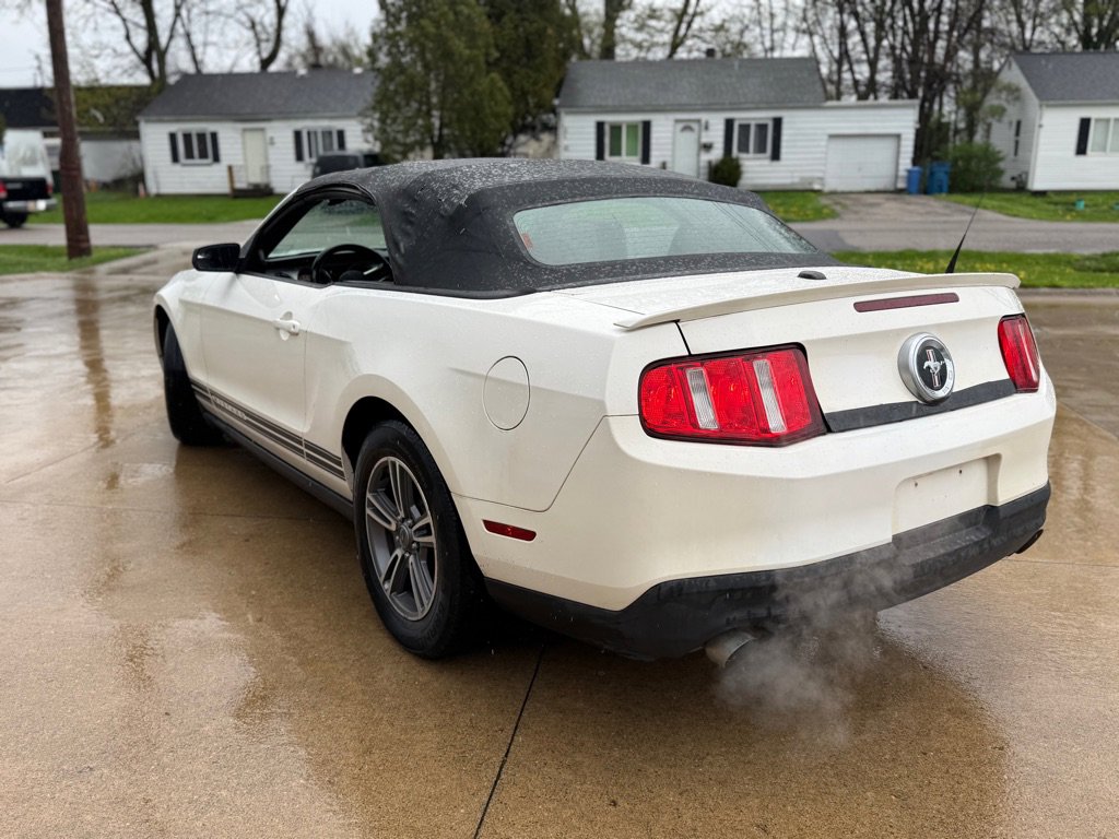 Used 2012 Ford Mustang Premium RWD image 8