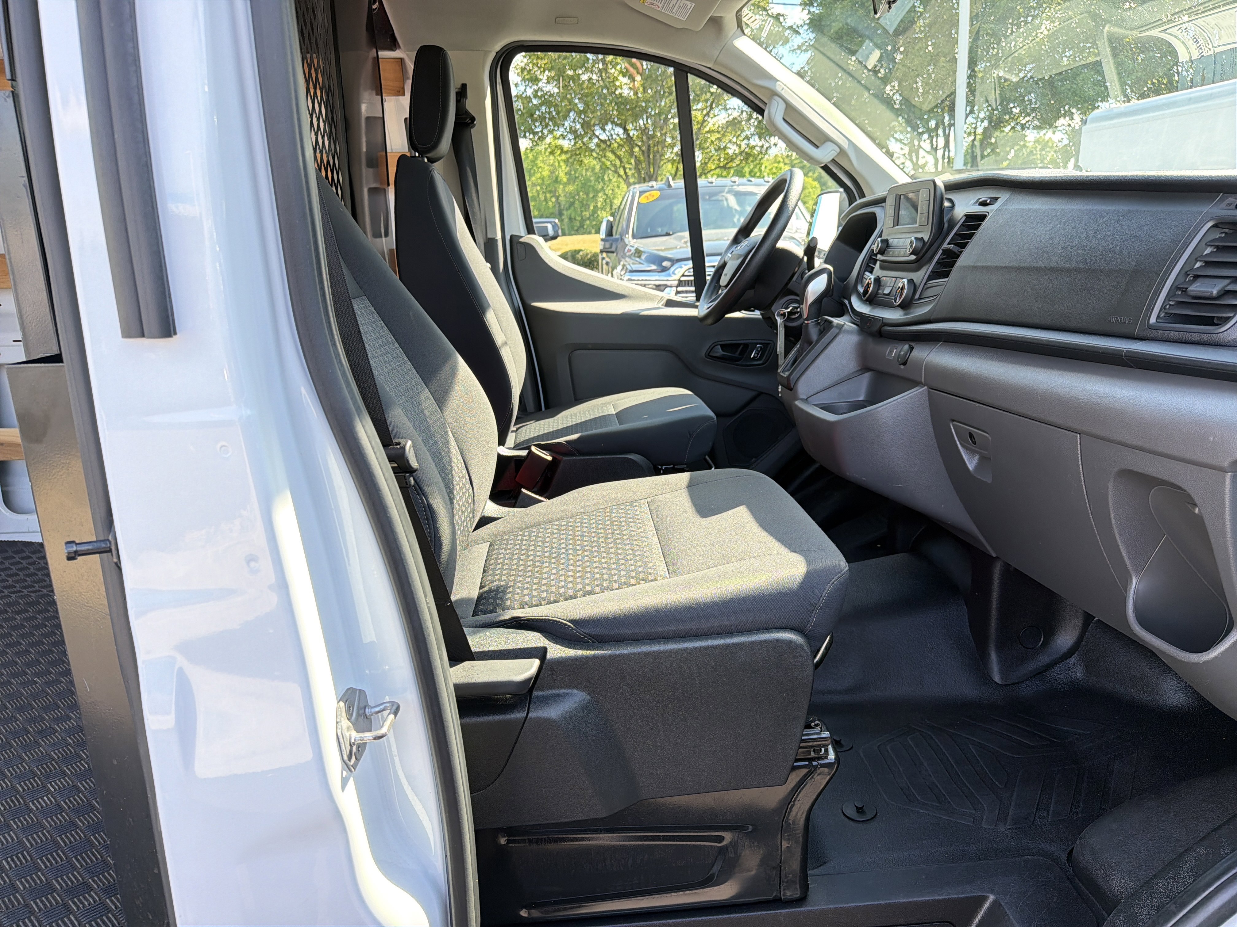 Used 2024 Ford Transit 250 Low Roof w/ Exterior Upgrade Package RWD image 34
