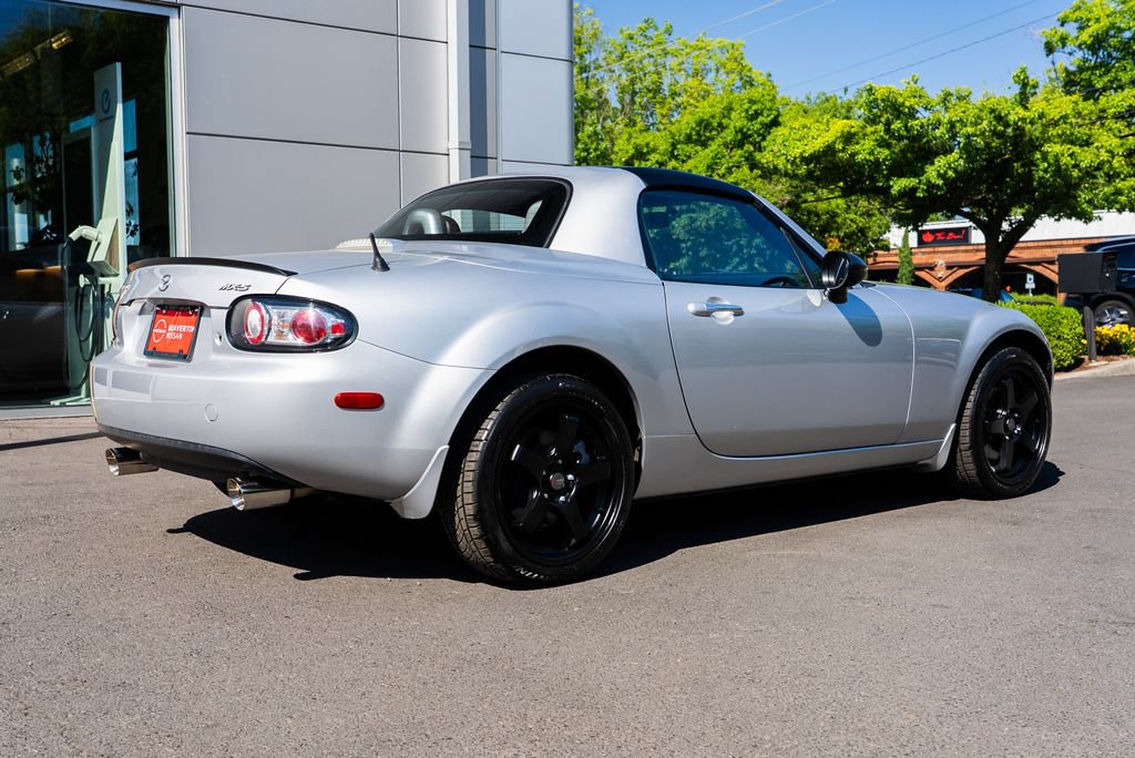 Used 2007 MAZDA MX-5 Miata Touring RWD image 6