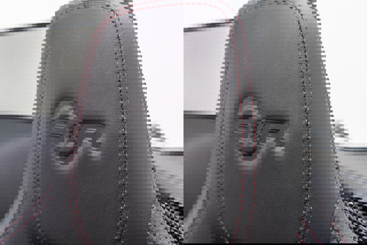 Used 2020 Jaguar F-TYPE SVR image 31